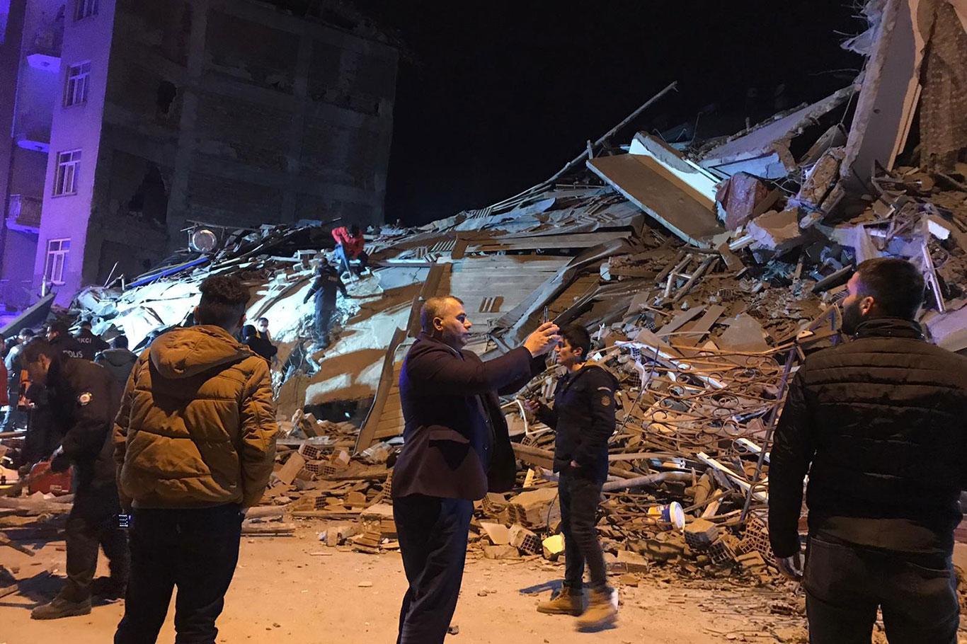  6.8-magnitute earthquake hits eastern Turkey